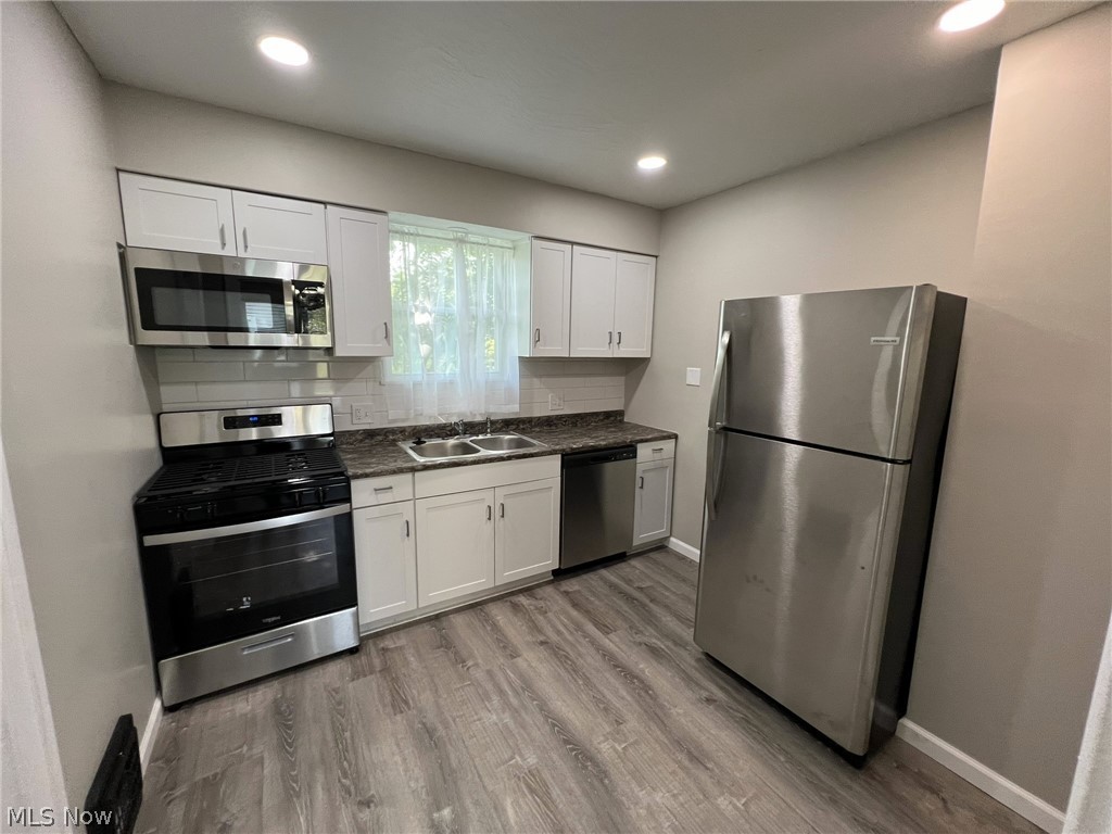784 Rosamond Ave – photo 3