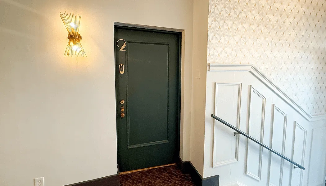 Howe and Maryland Apartments – photo 5