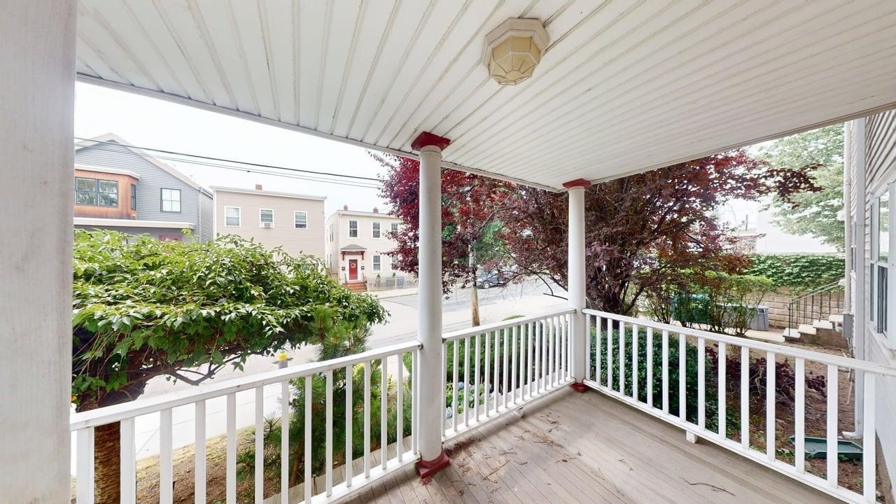 189 Wordsworth St unit 1 – photo 1