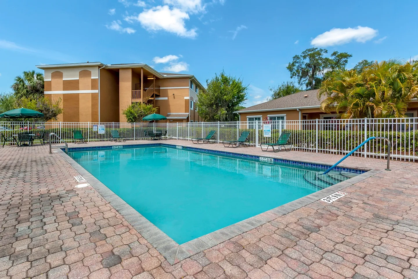 Willow Creek Apartments – photo 4
