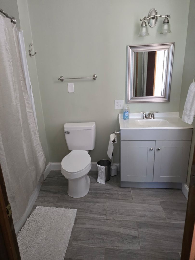 109 Maple St unit Apt 4 – photo 4