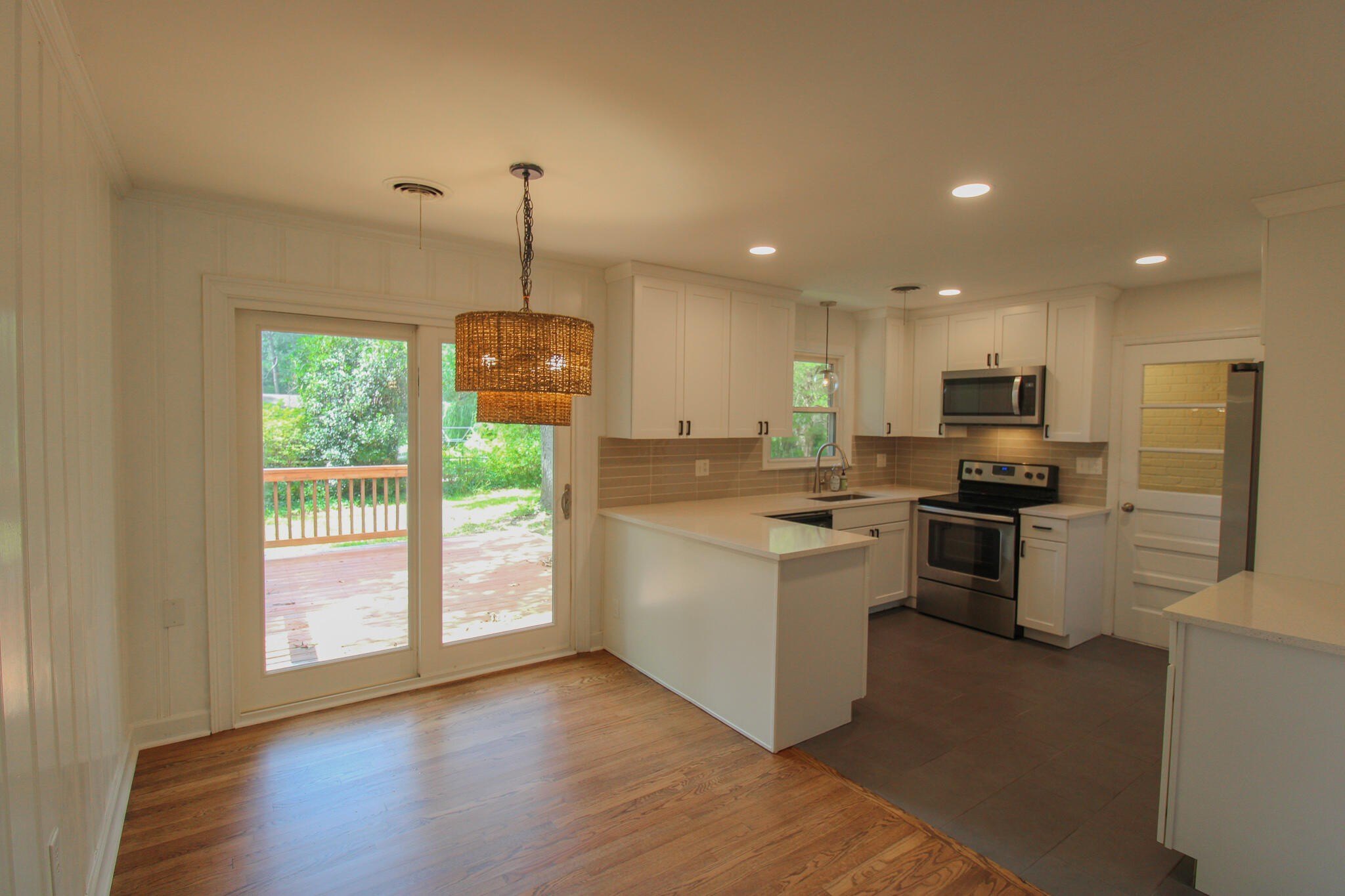 927 Holly Ct – photo 4