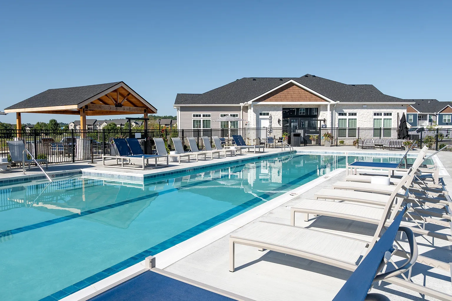 Remington Lake Apartments – photo 2