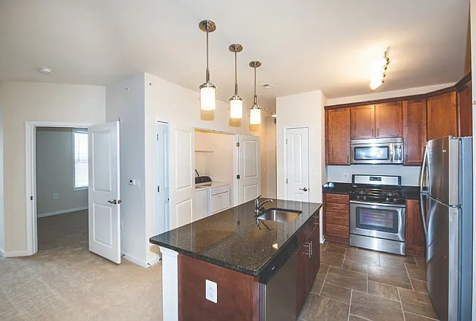 Oakmont Village Apartments – photo 1