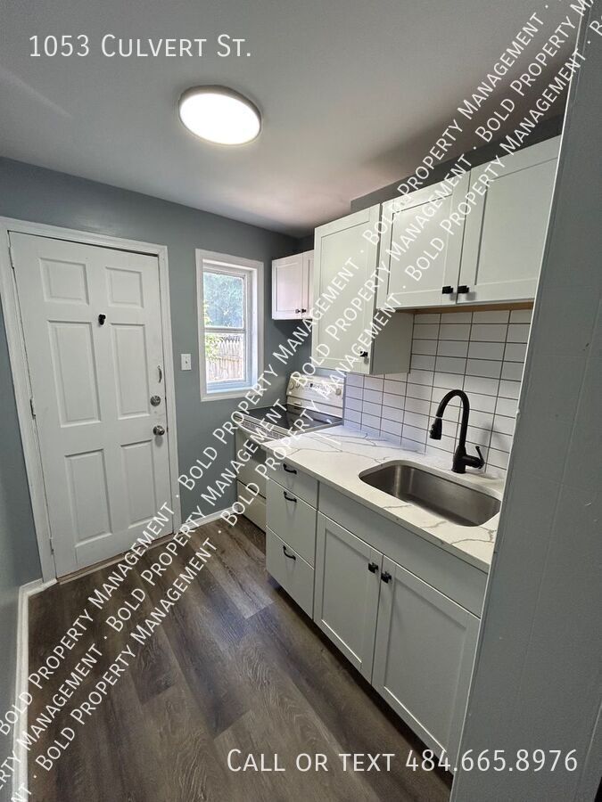 1053 Culvert St – photo 4
