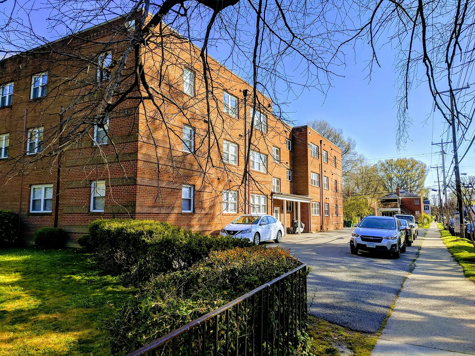 3425 Kensington Avenue – photo 3