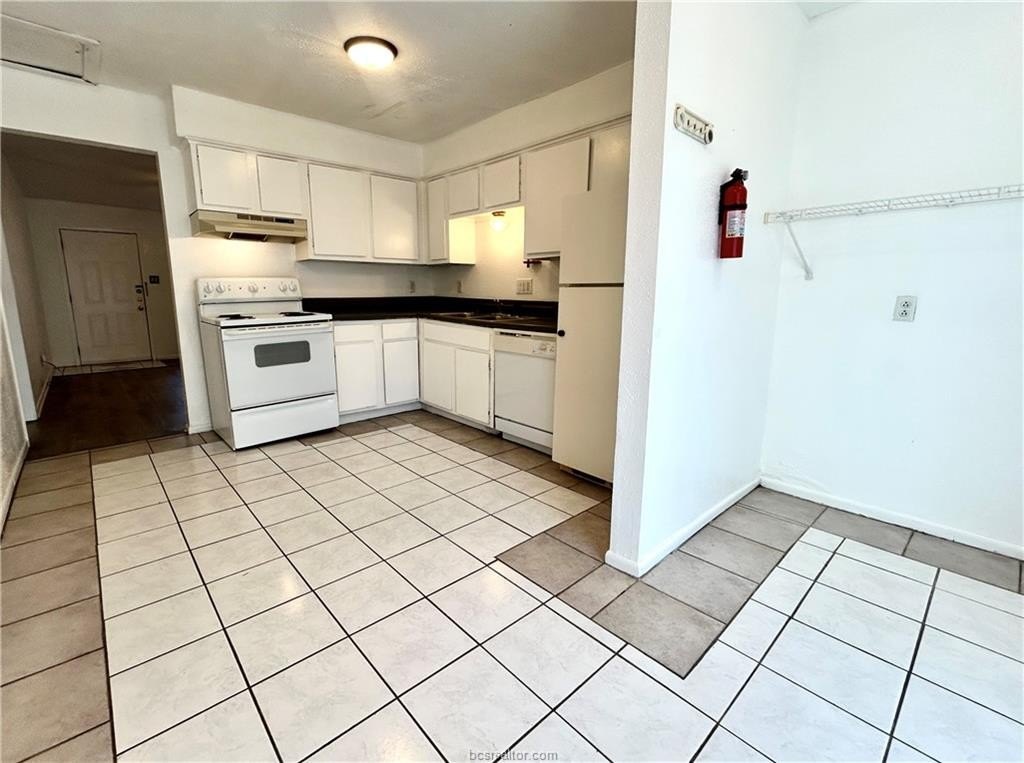 1602 Cloverdale Ct – photo 1