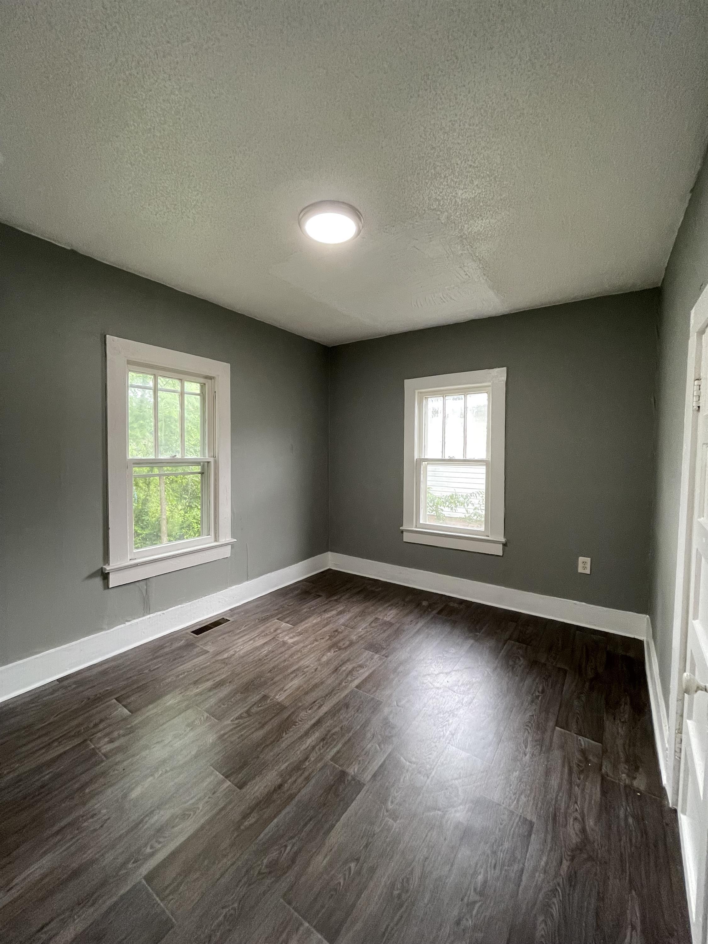 2702 Woodside St – photo 4