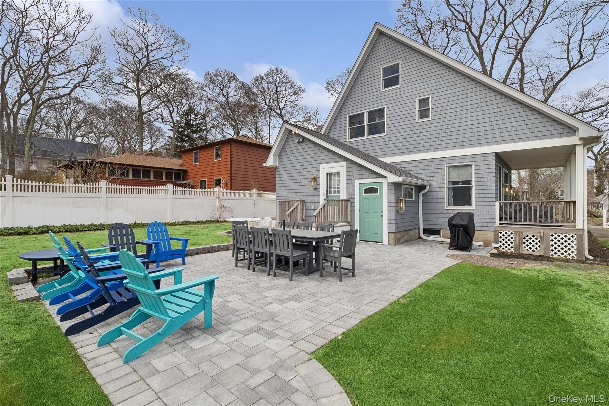 1050 Pine Ave – photo 5