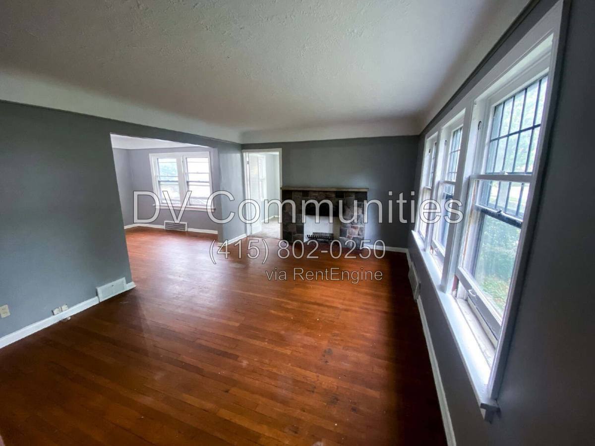 1504 Sherbrook Rd – photo 4
