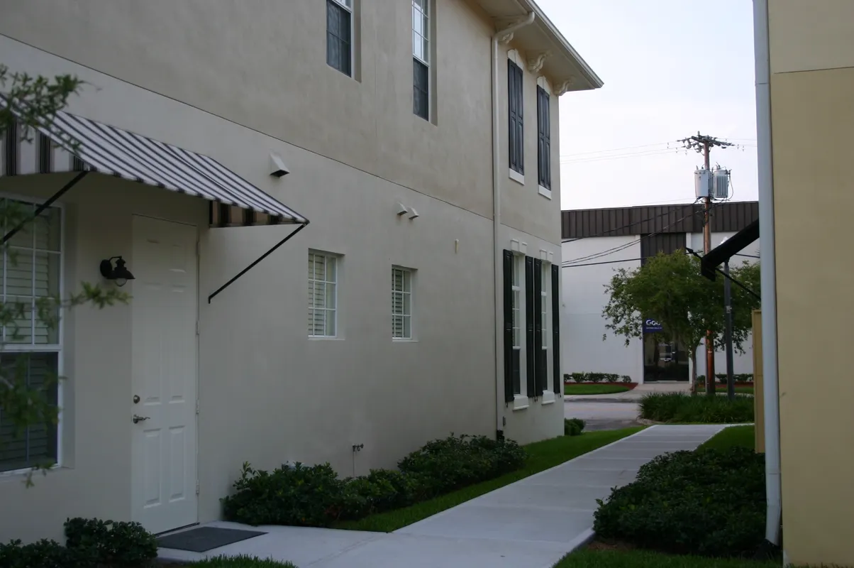170 State St E – photo 3