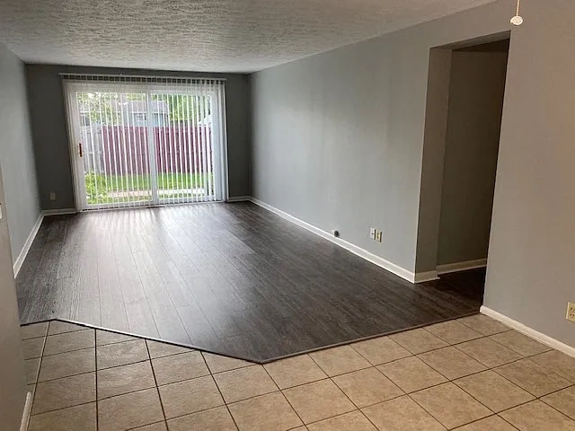 Olmsted Falls Village Apt - SPO Properties – photo 1