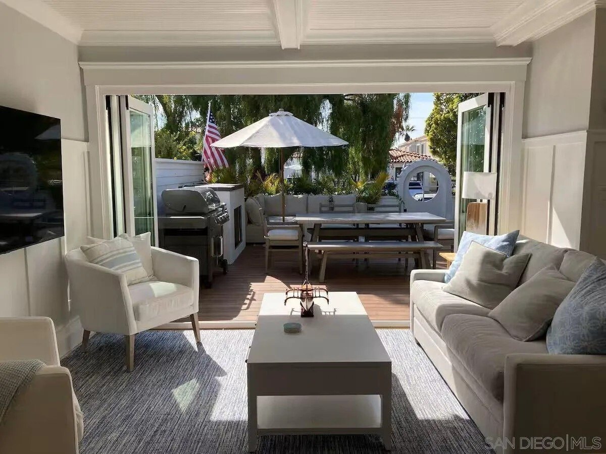 457 E Ave – photo 2