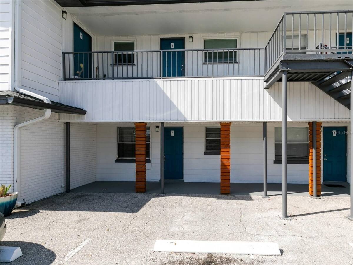955 6th St SE #5 – photo 1