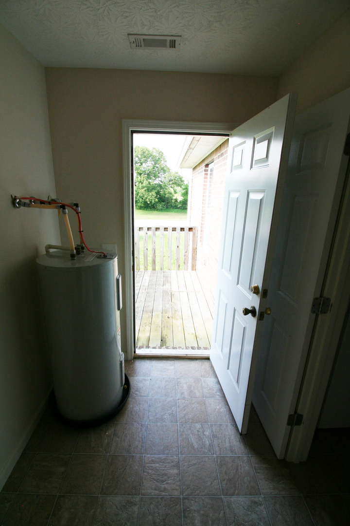 895 Kinniard Rd unit B – photo 1