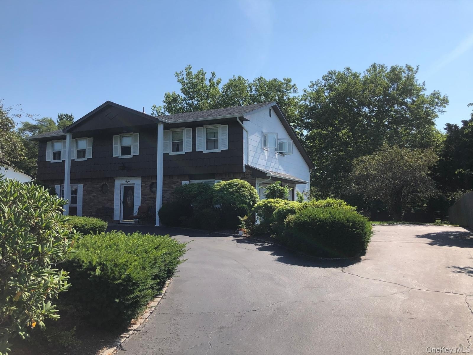 8 Stonehenge Ln – photo 1