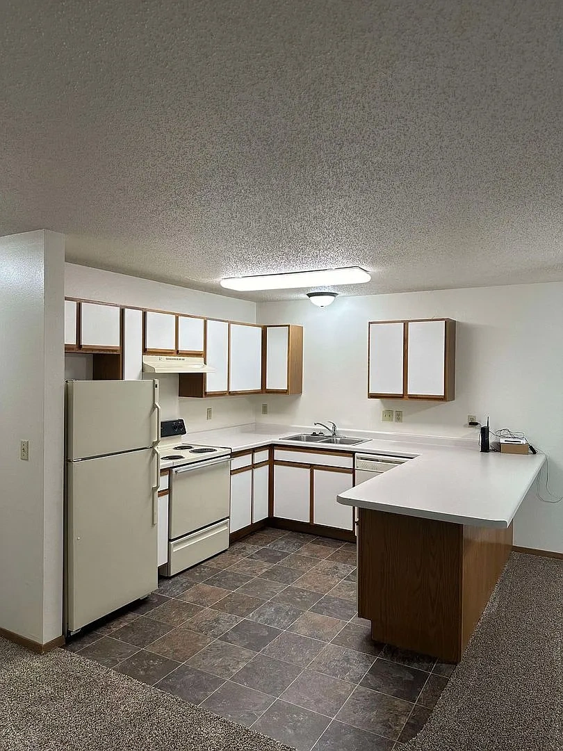 Dakota E & W Apartments – Floor plan