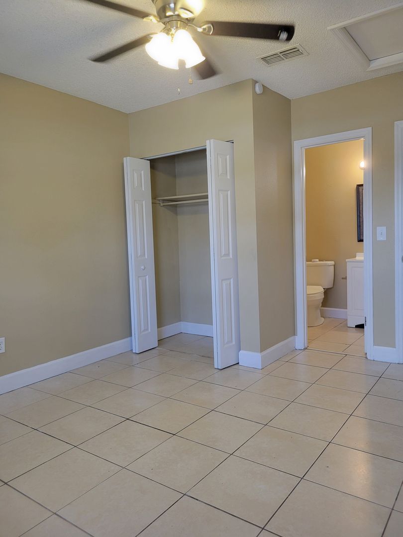1800 3rd Ct SE unit G – photo 5