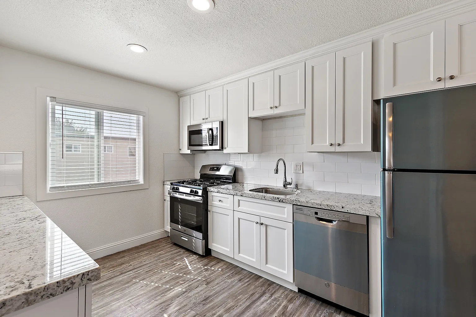 Palm Court Apartments – photo 1