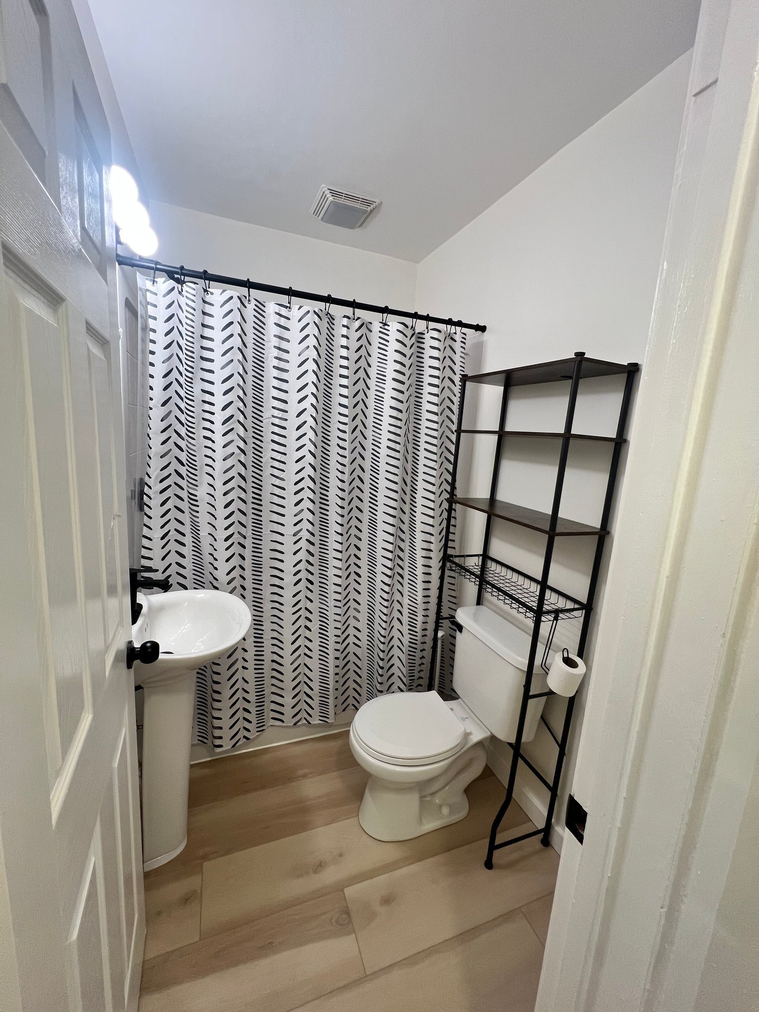 112 Guy St – photo 4