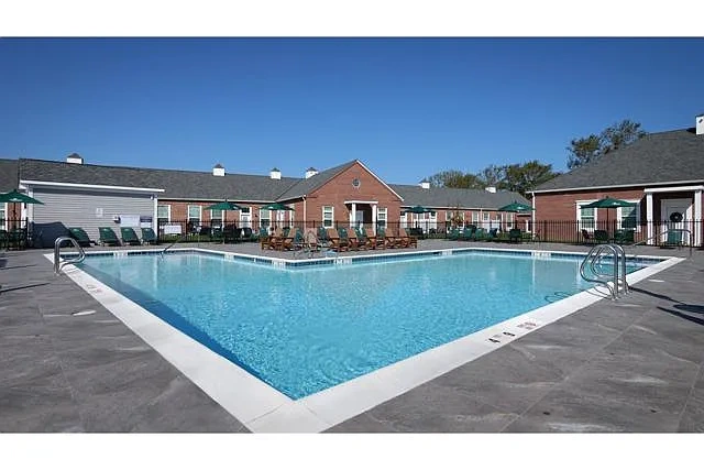 Fairfield Townhomes at Islip – photo 1