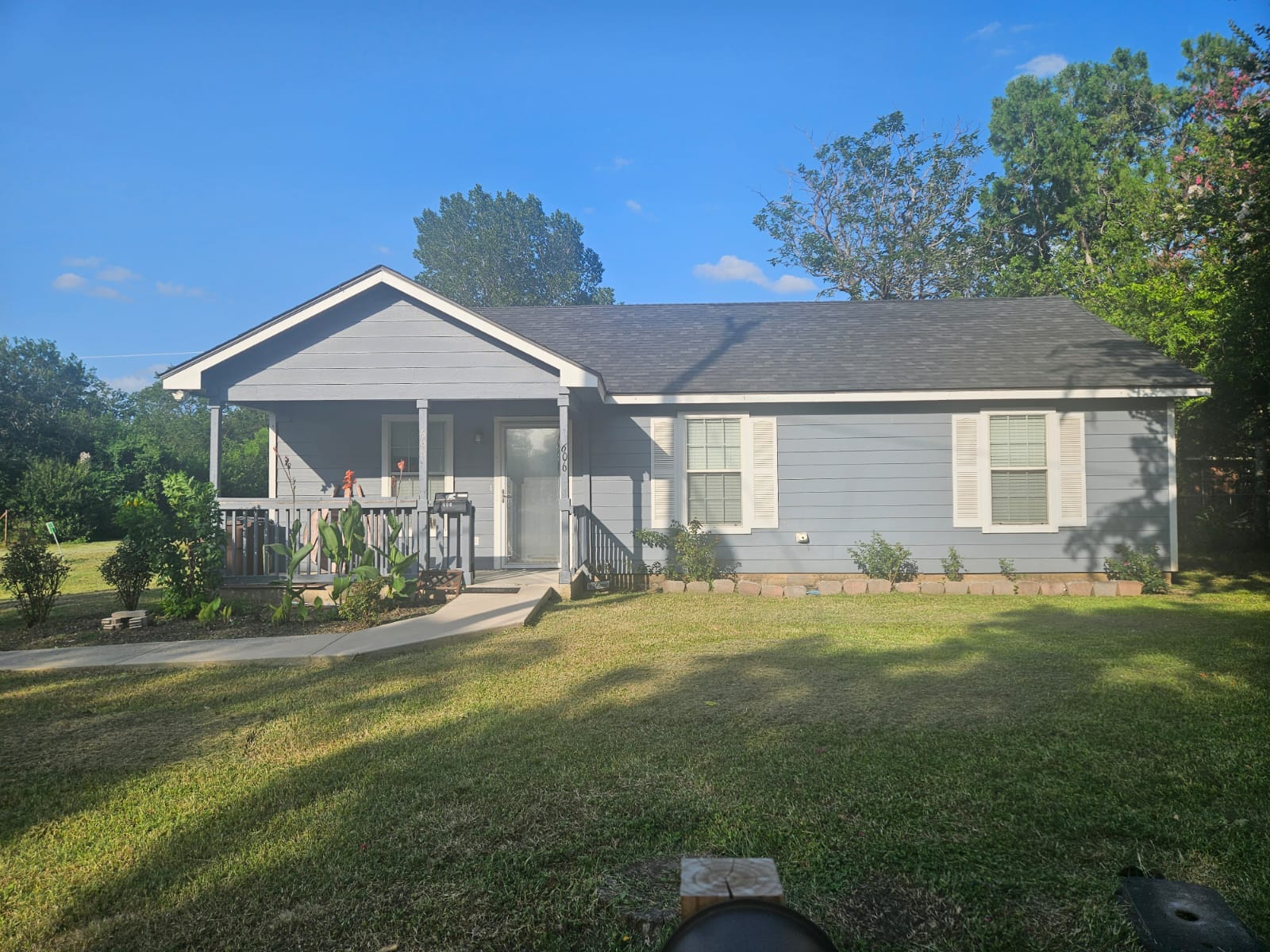 606 Trinity St – photo 1