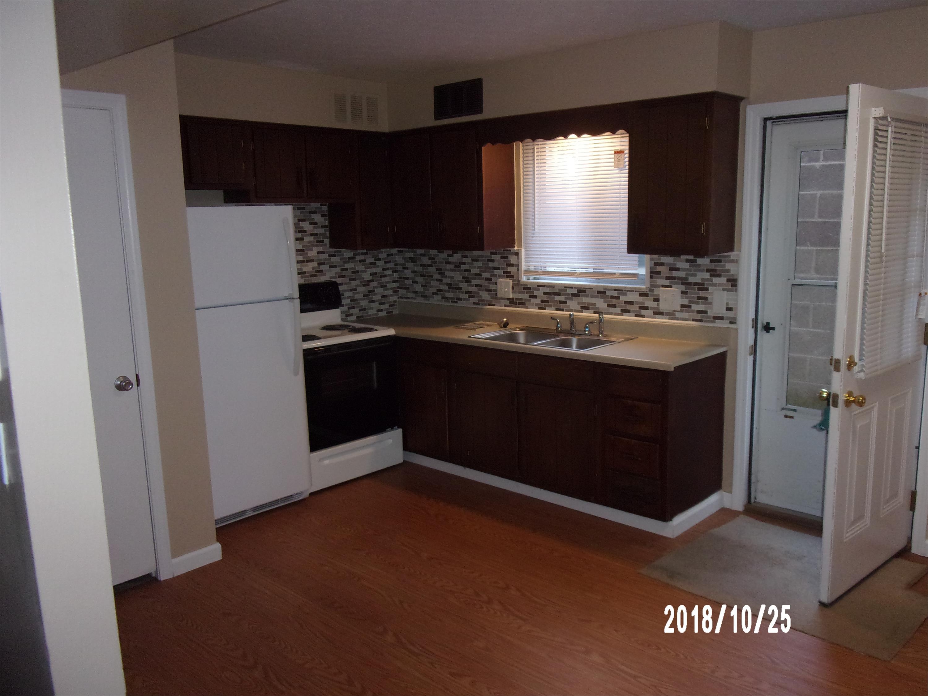 485 Brentwood Dr – photo 4