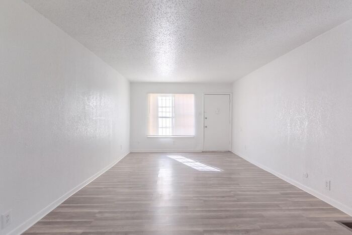 3501 Keltner Ave unit 102 – photo 2