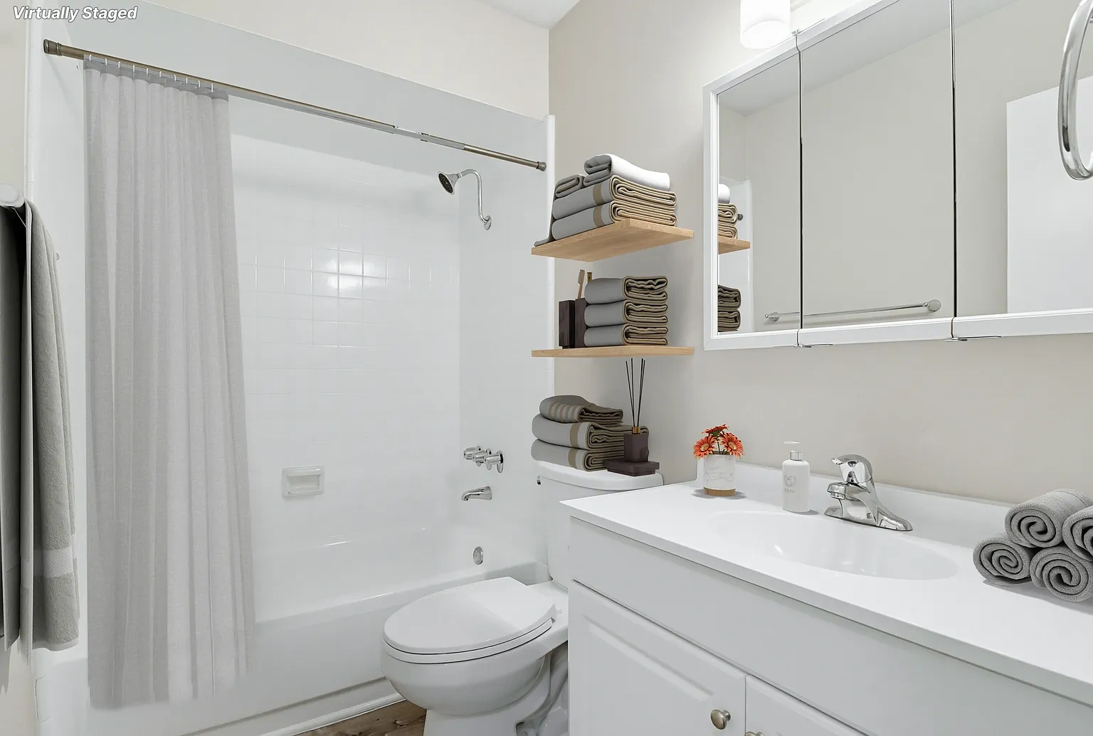 Camelot Apartments – photo 1