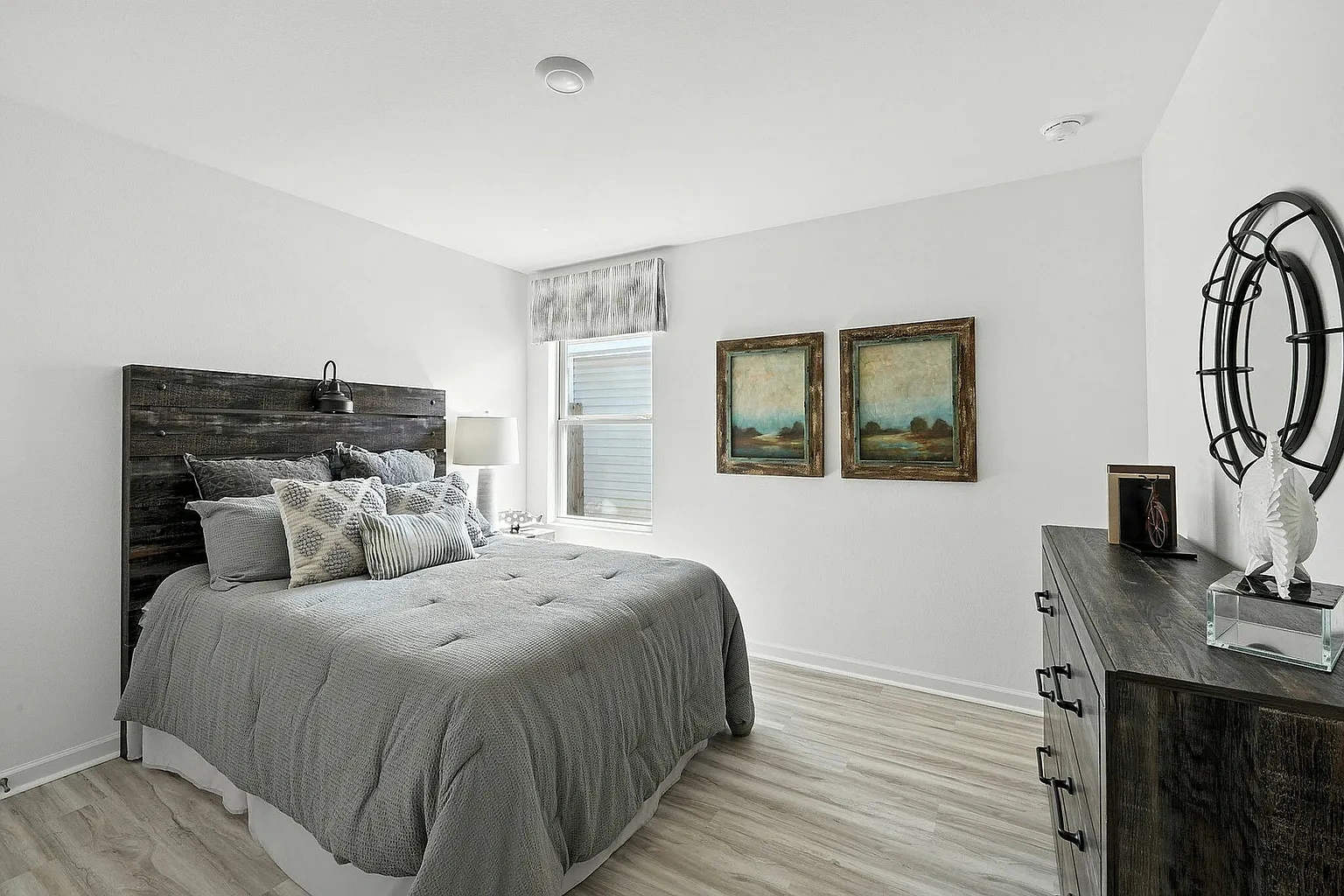 Villas at Oak Bend - Home Rentals – photo 1