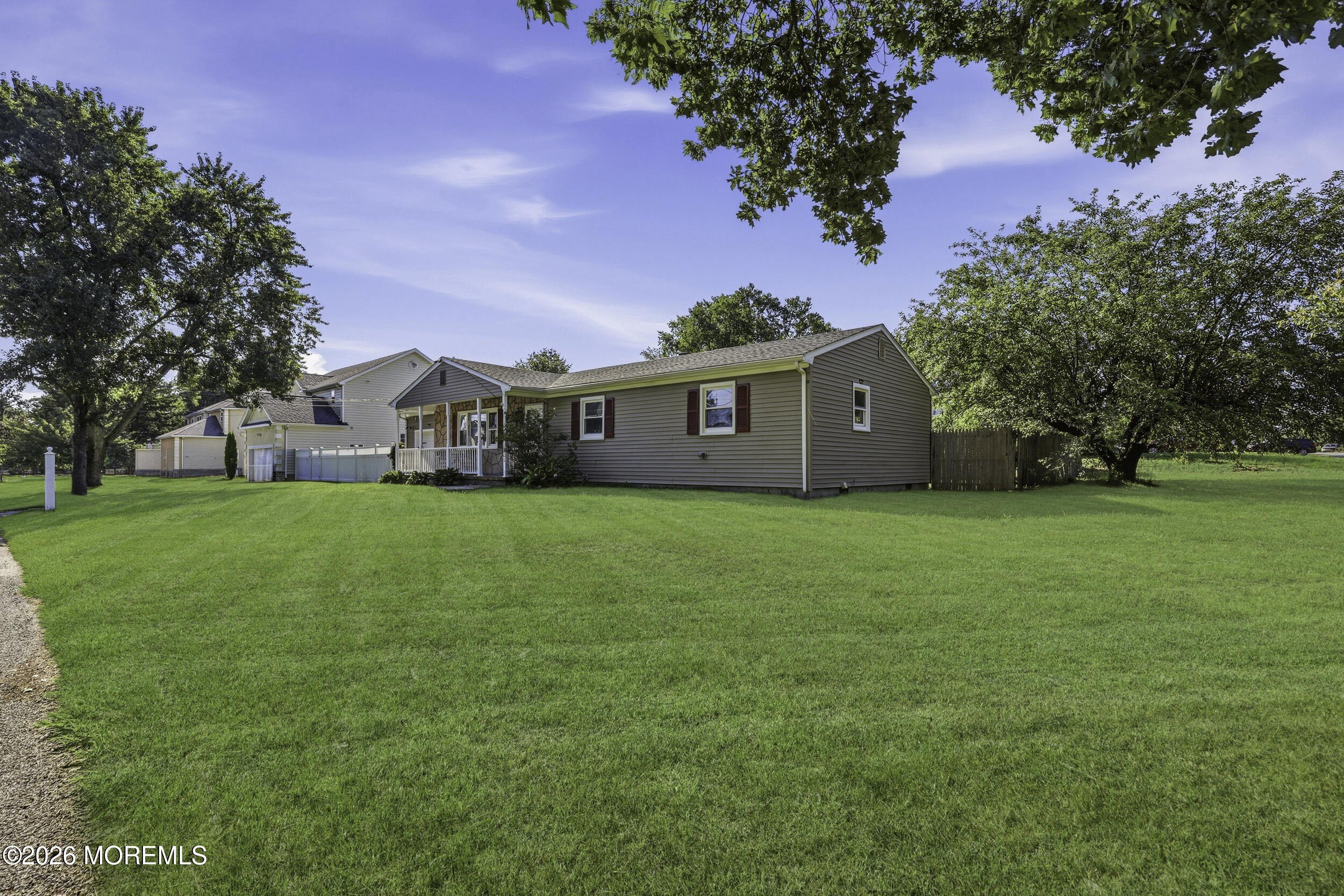 1200 Lawrence Ave – photo 5