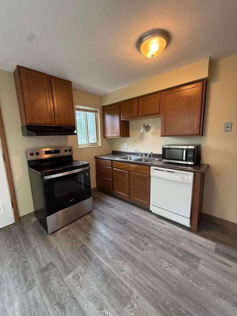 1759 Lonsdale Rd #C – photo 4