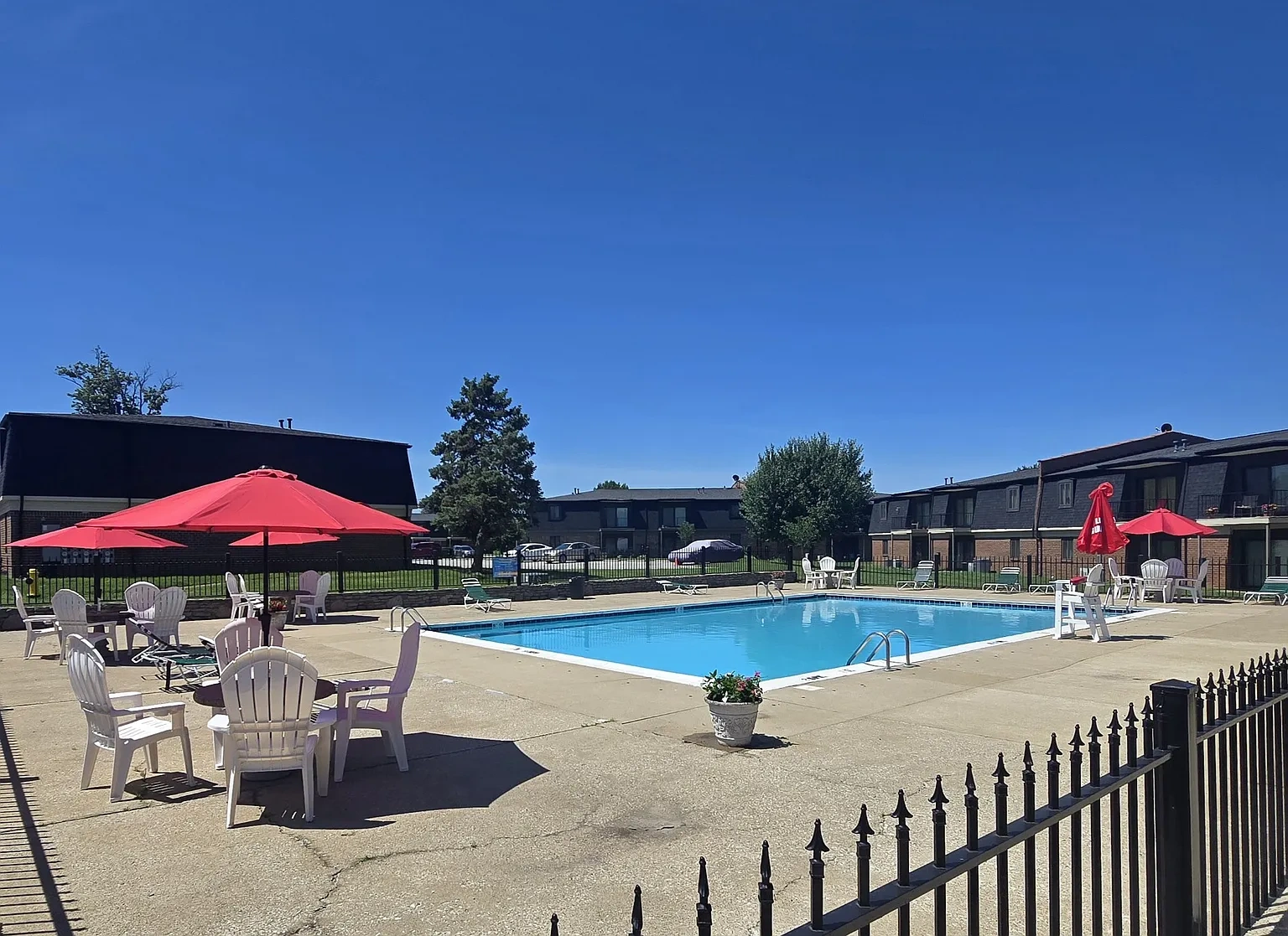 Pebble Creek Apartments – photo 3