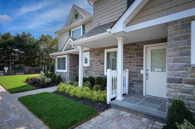 Fairfield Townhouses At Holtsville – photo 2