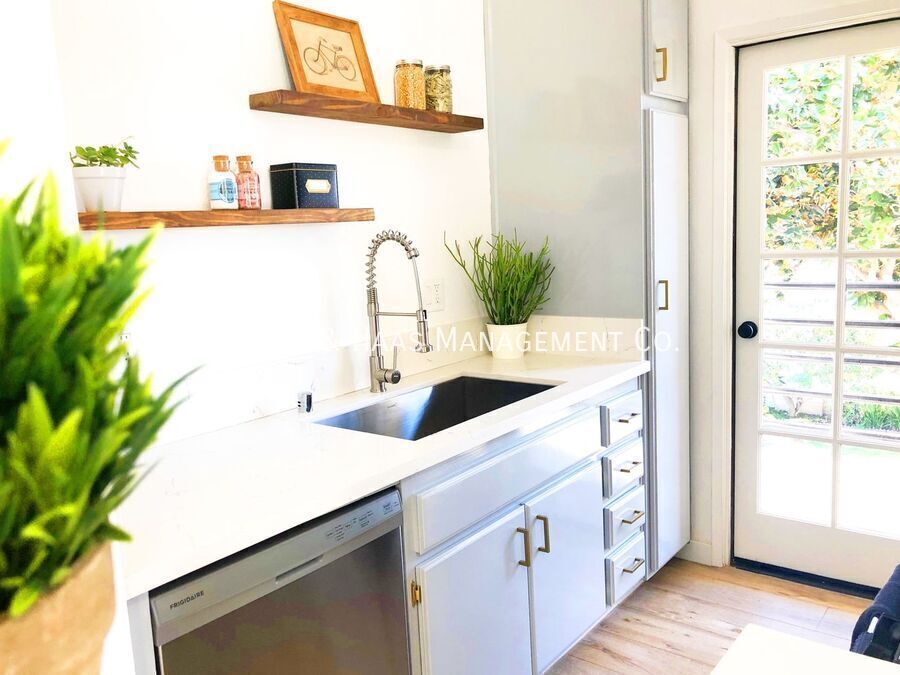 243 Temple Ave – photo 5