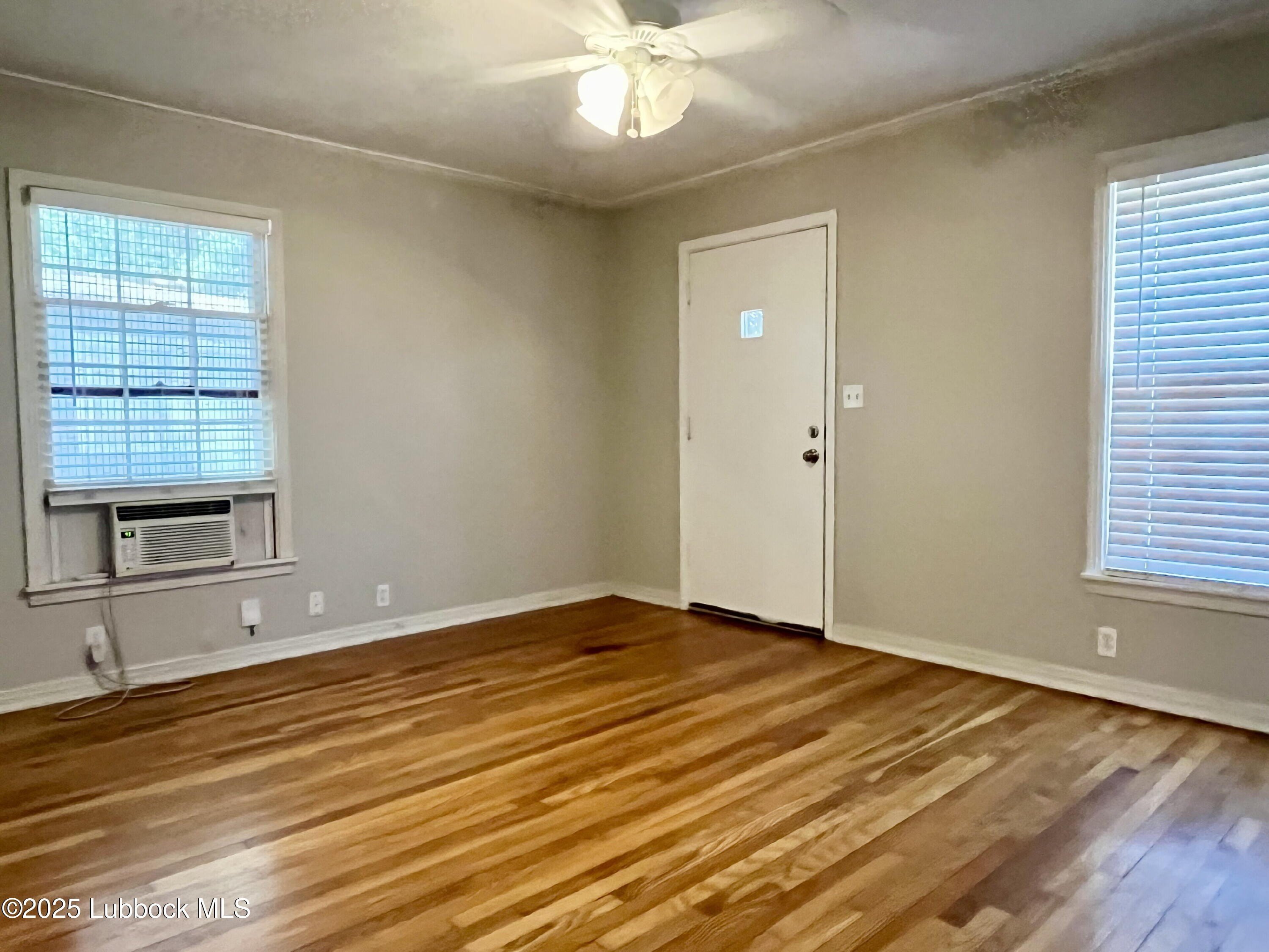 3119 33rd St #B – photo 5