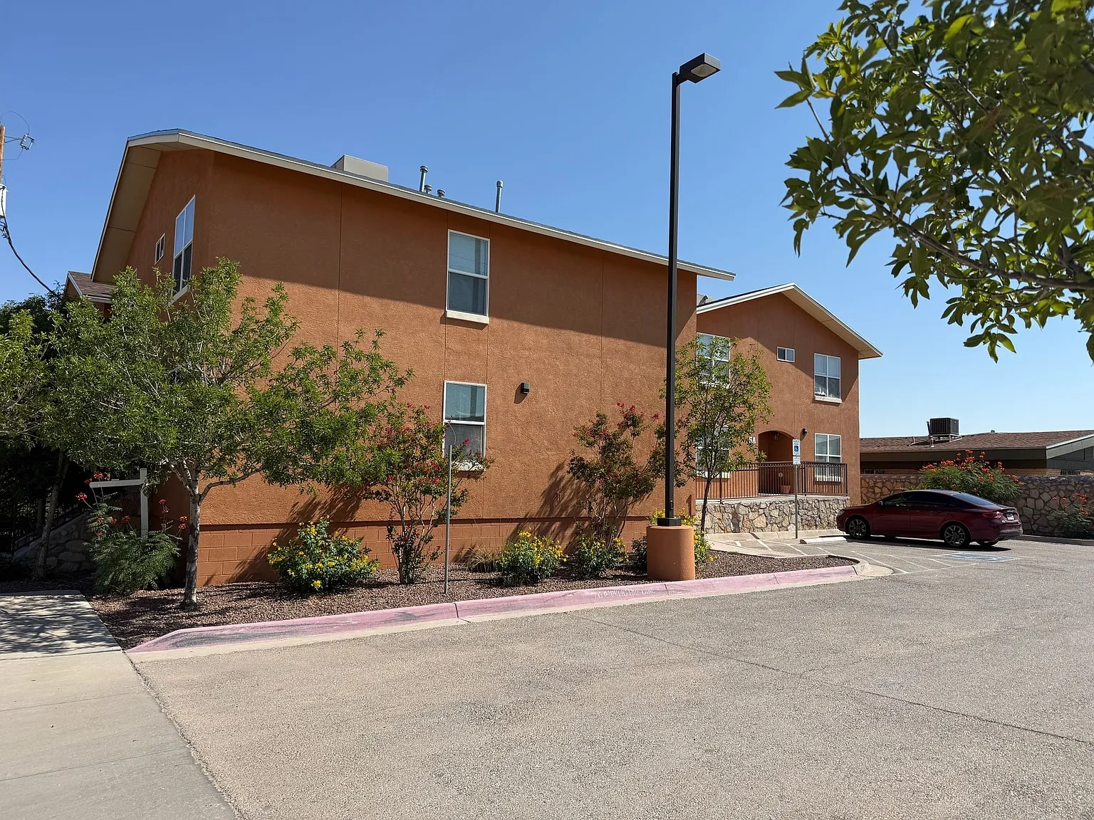 Diana Drive Apartments – photo 3
