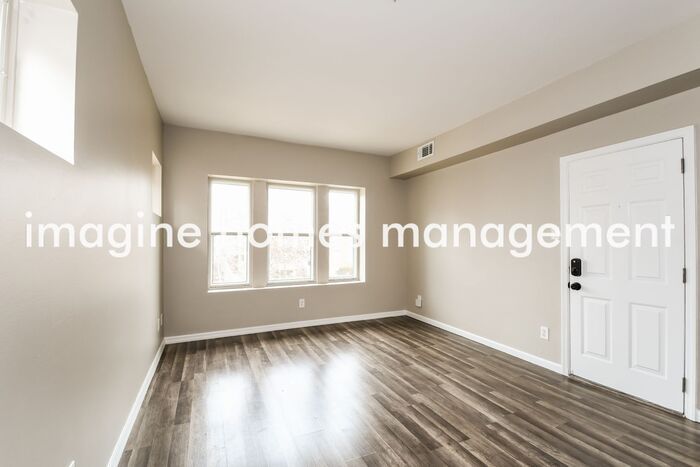 4258 McPherson Ave unit 3c – photo 5