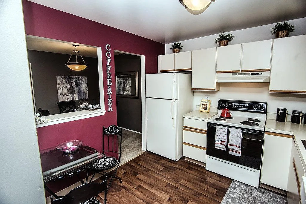 Park Lane Apartments – photo 2