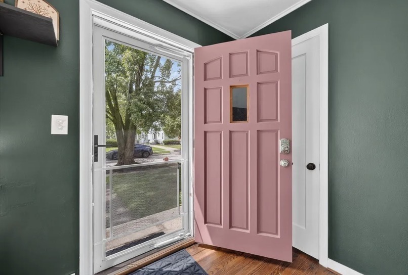 2331 Rowland Ave – photo 3