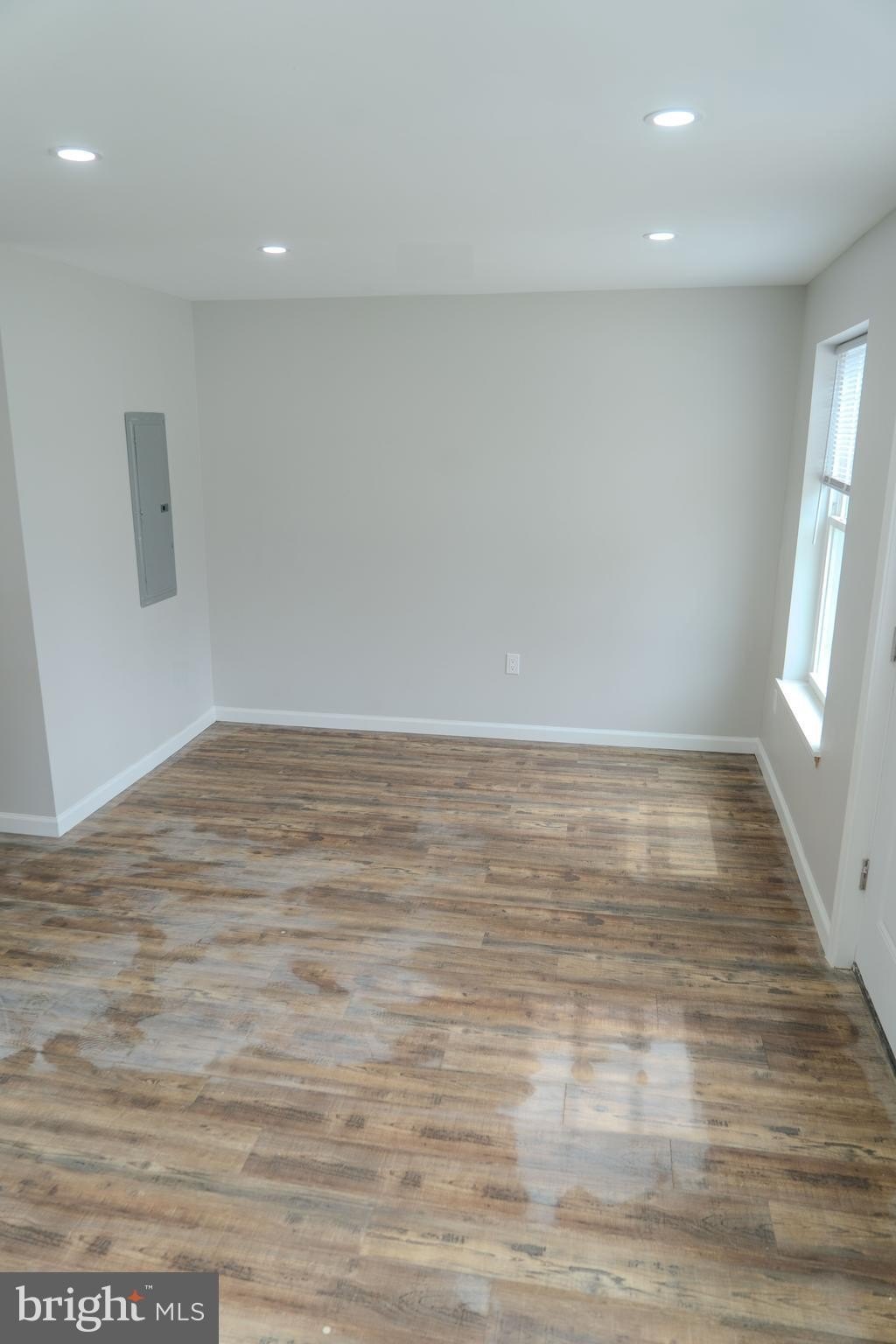520 East Ave – photo 5