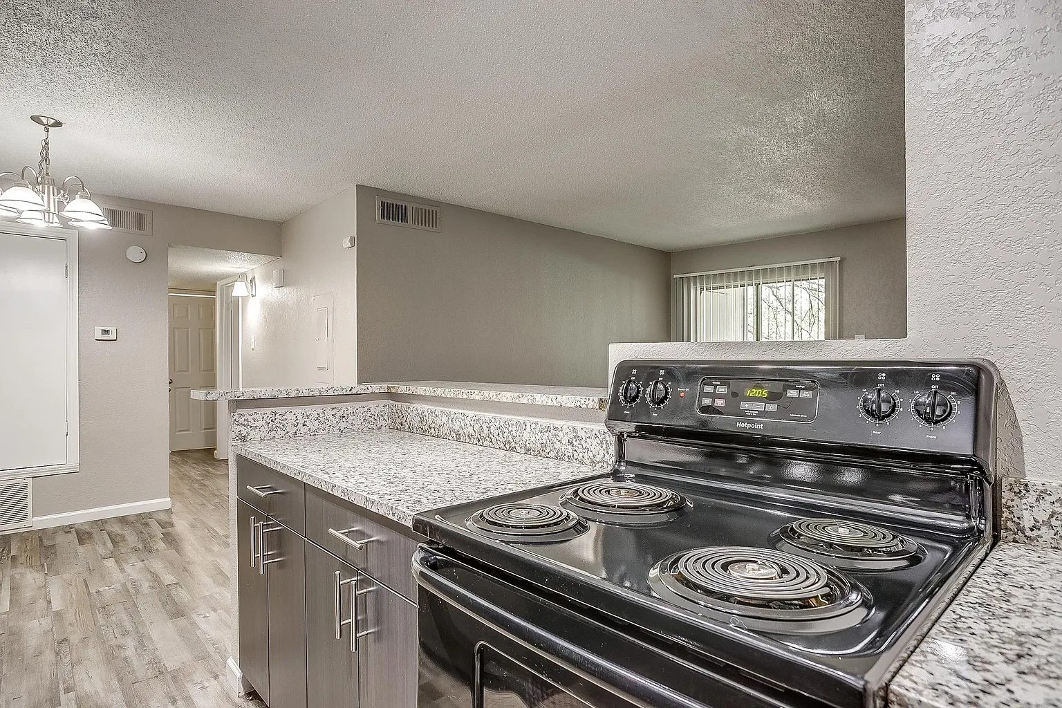 The Highlands – photo 1