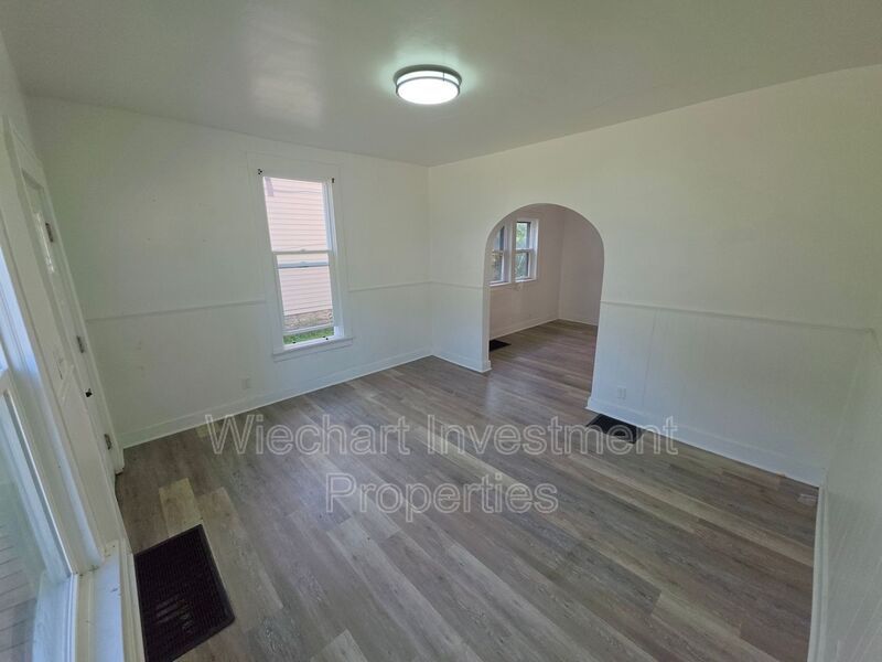 905 W Wayne St – photo 3