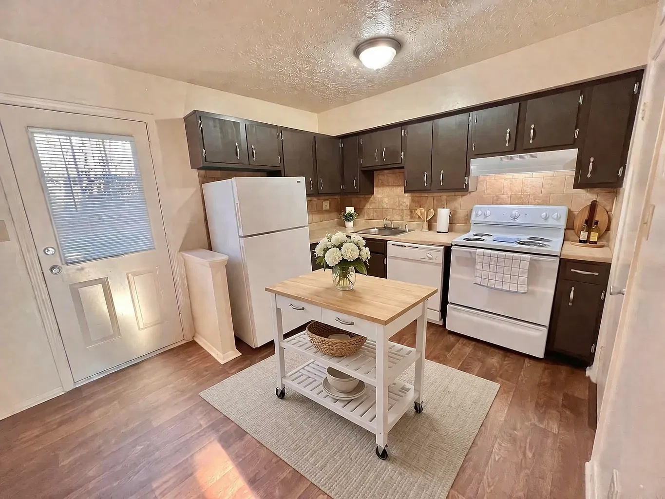 Glenview Apartments – photo 2