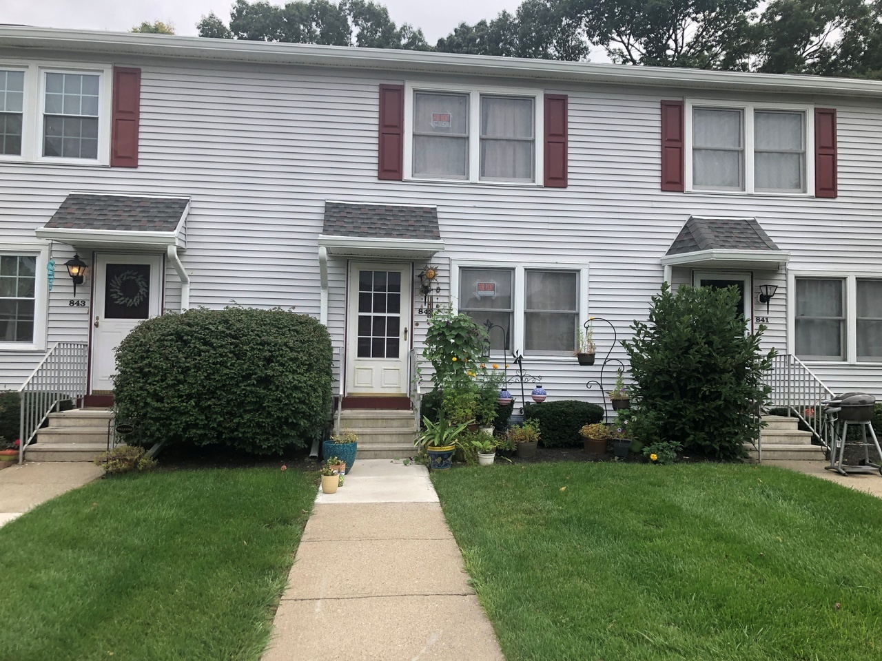 842 Belmont Dr – photo 2