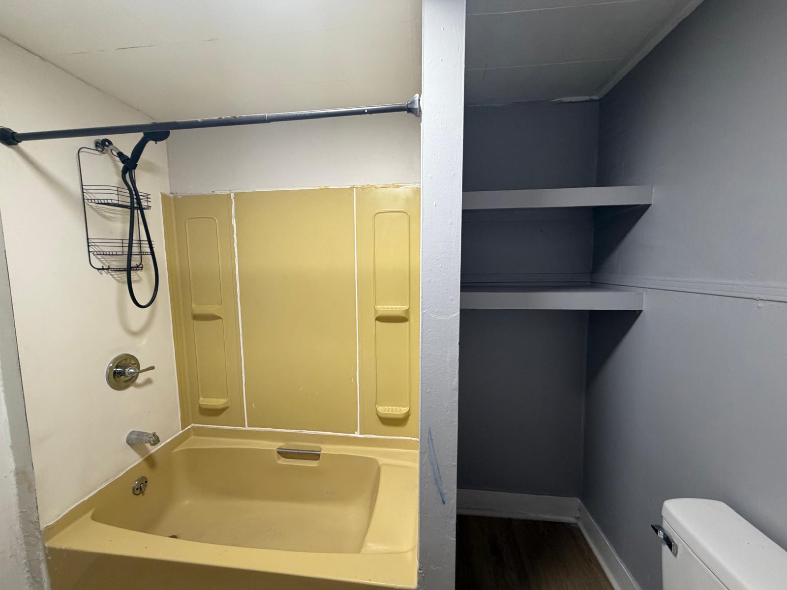 533 W Greene St – photo 5