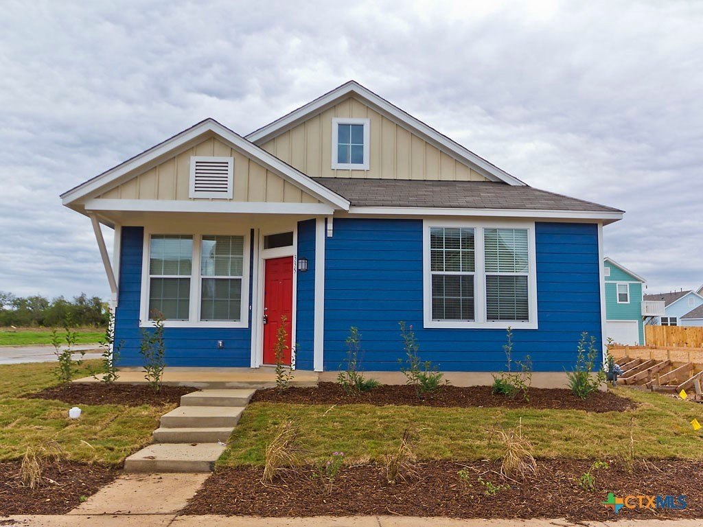 335 Rachel St #MAINHOUSE – photo 1