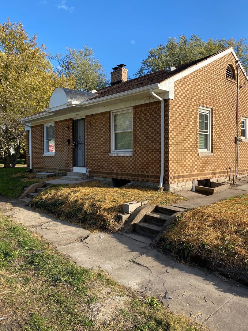 4200 Van Buren St – photo 3