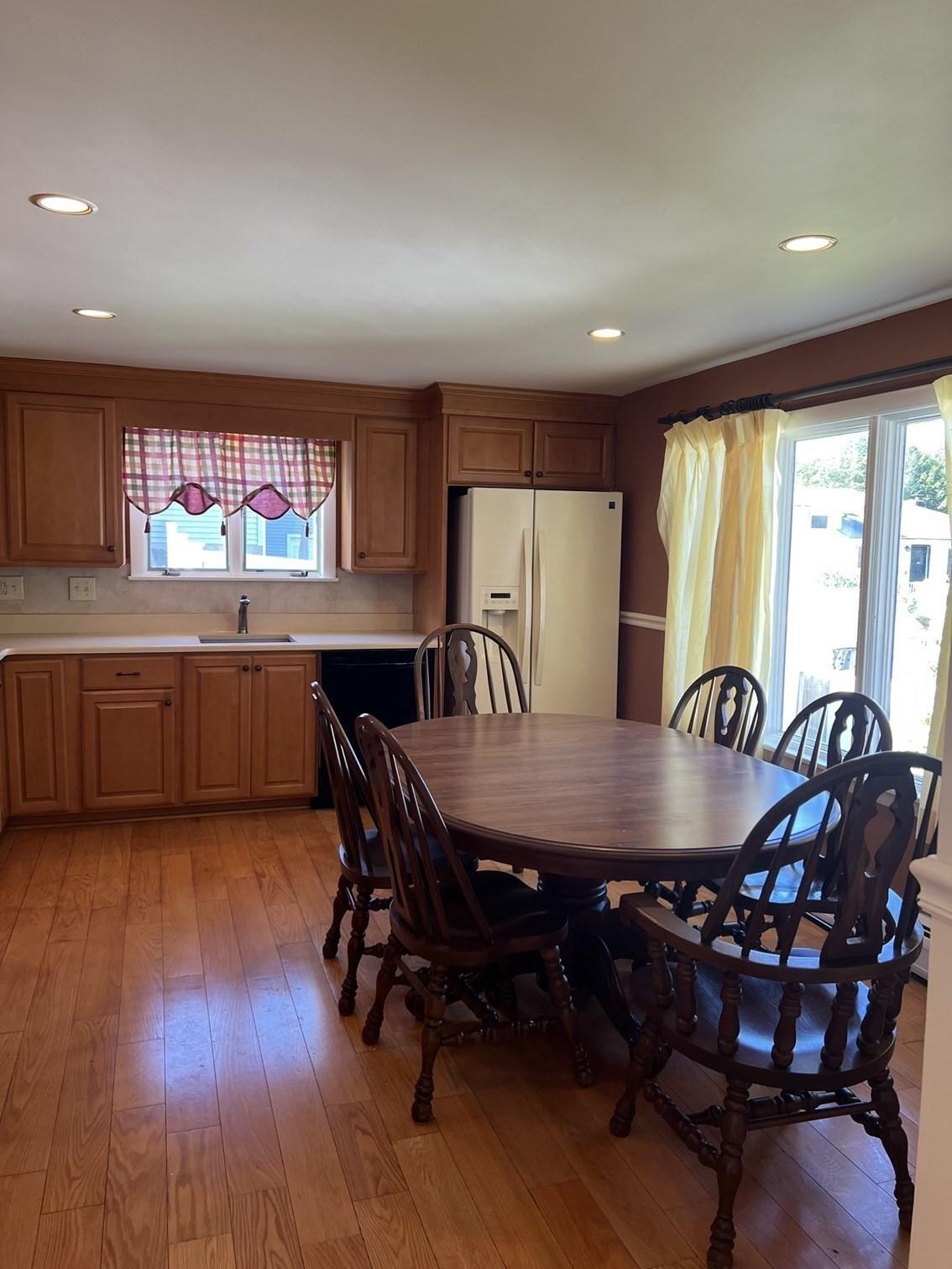321 Washington St – photo 3