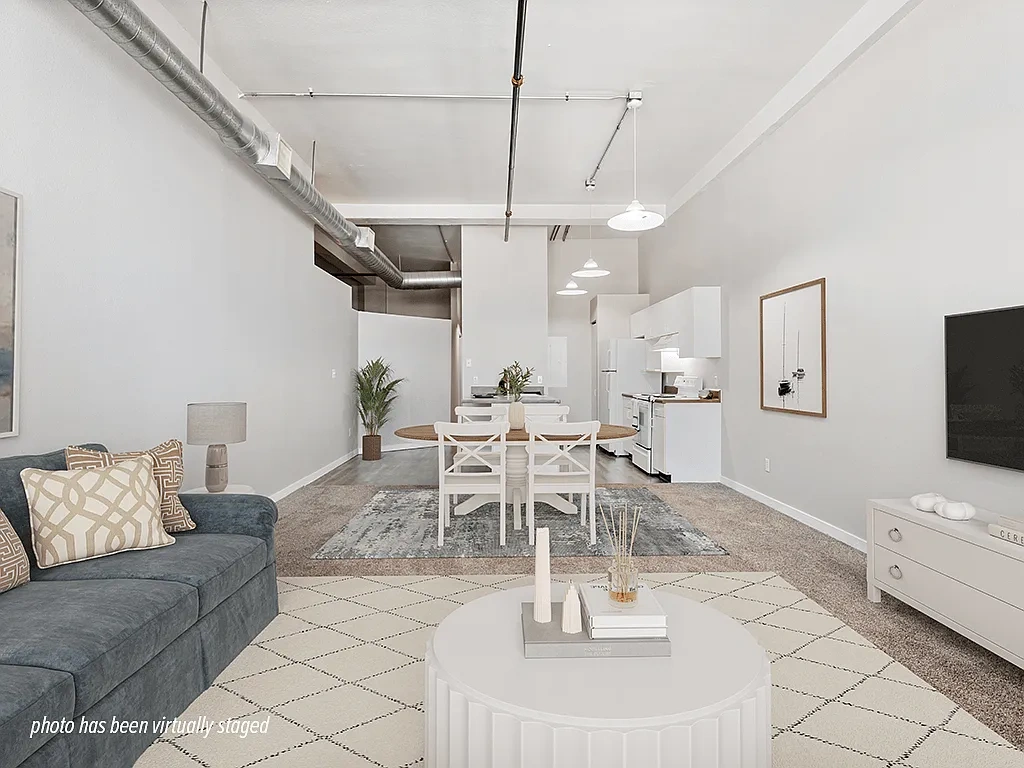 LaSalle Apartments – photo 2